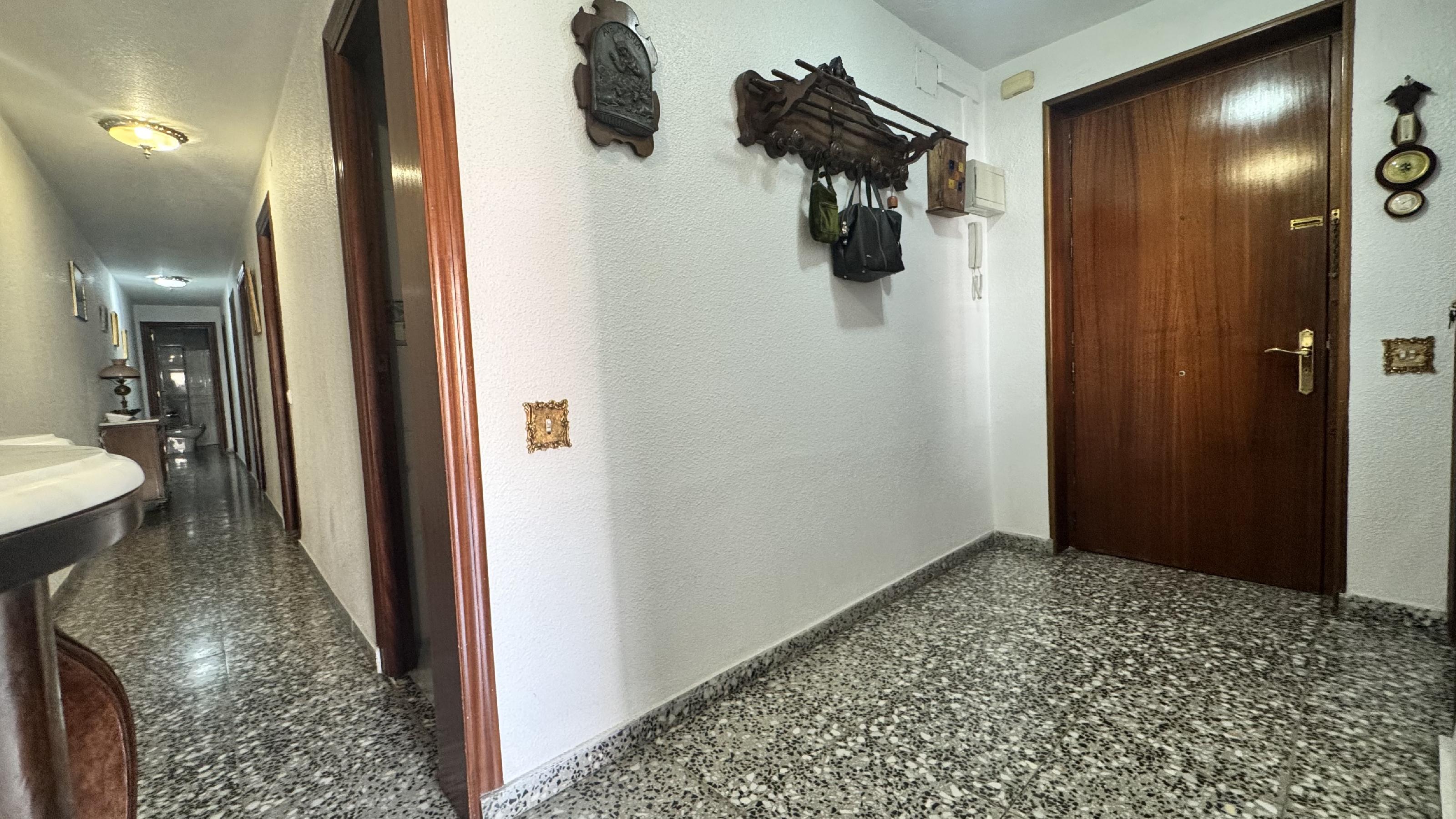Imagen 7 Apartamento en venta en Alicante/alacant / Entre Mercado y Luceros