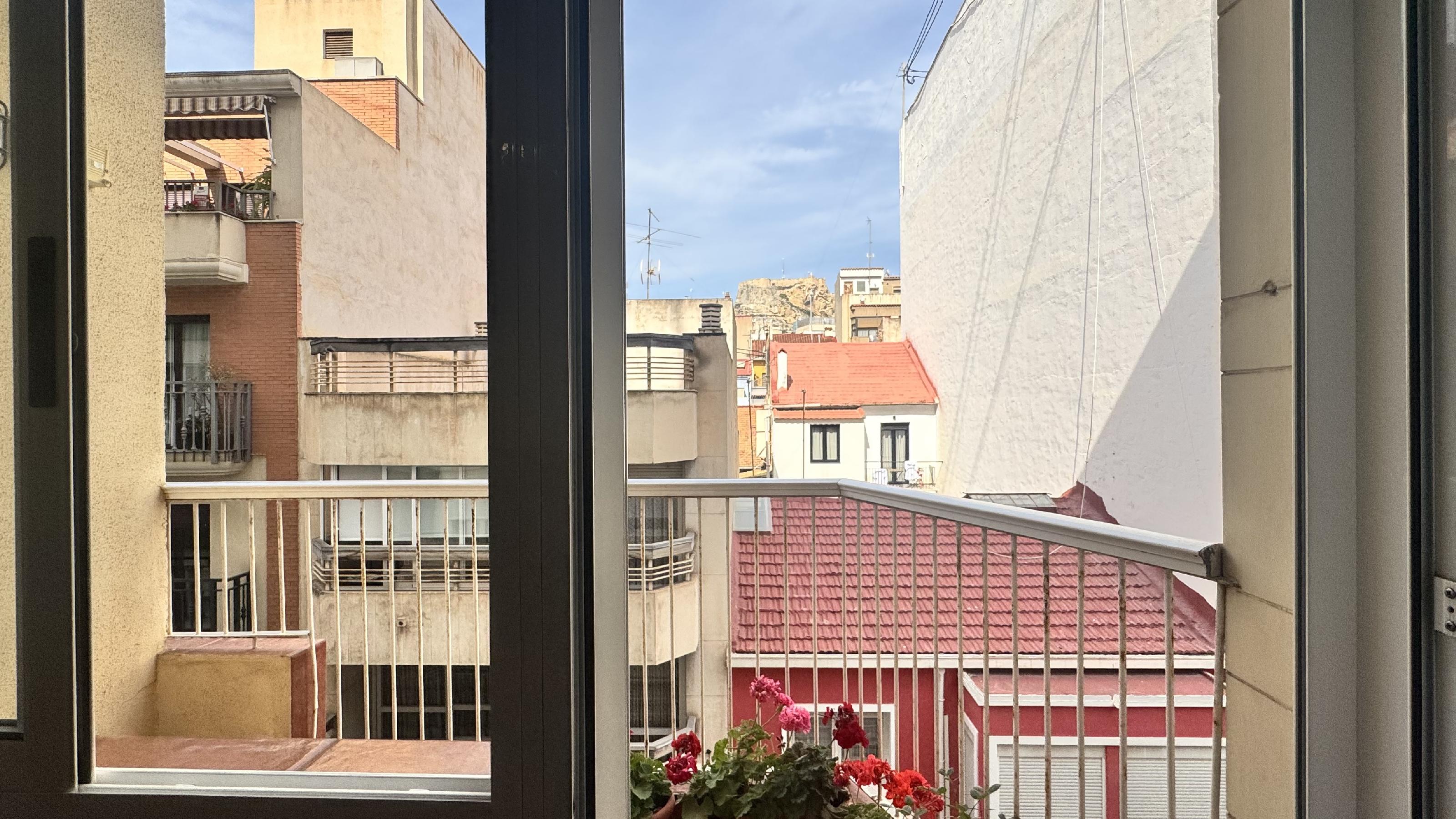 Imagen 2 Apartamento en venta en Alicante/alacant / Entre Mercado y Luceros