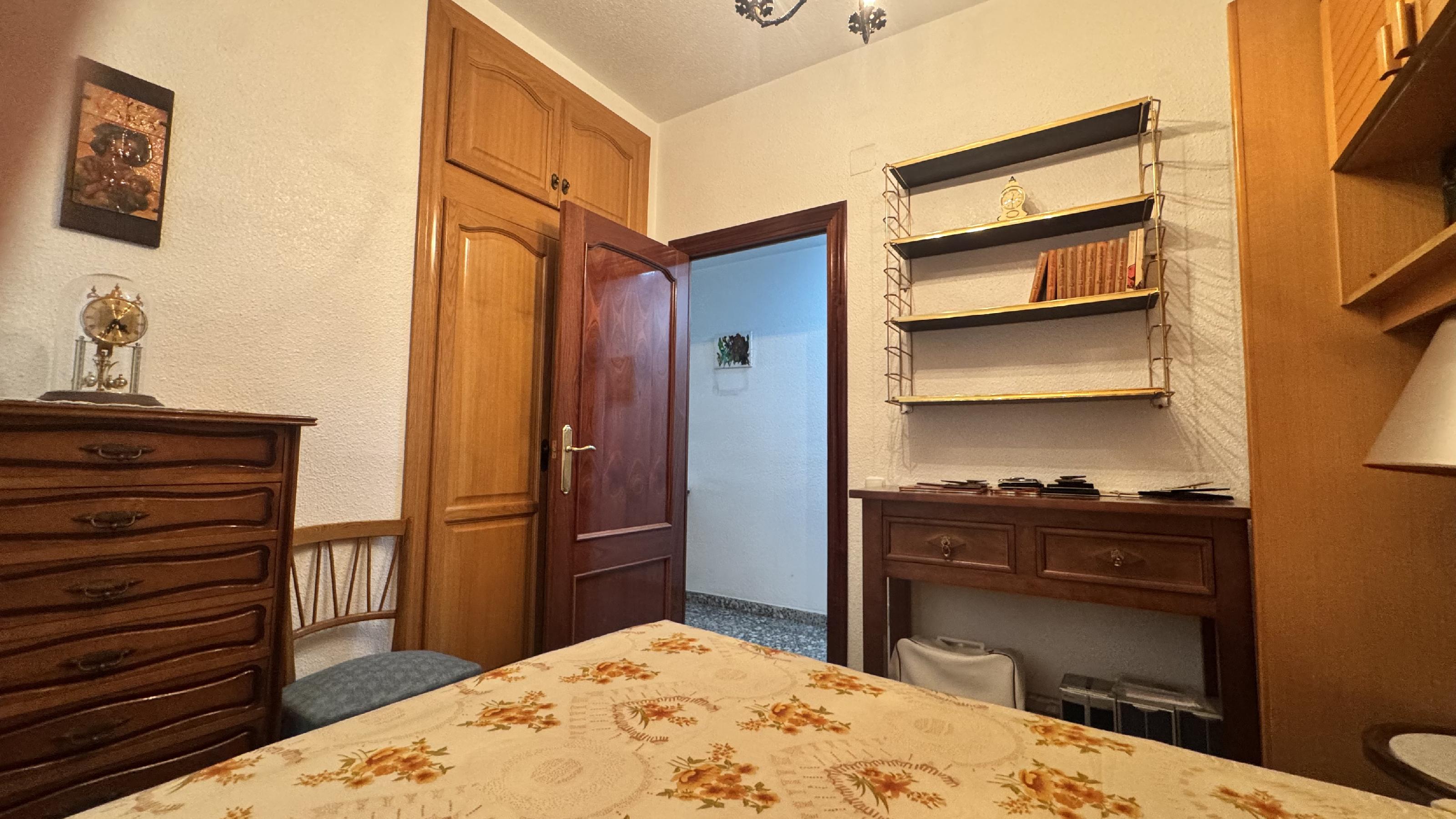 Imagen 25 Apartamento en venta en Alicante/alacant / Entre Mercado y Luceros