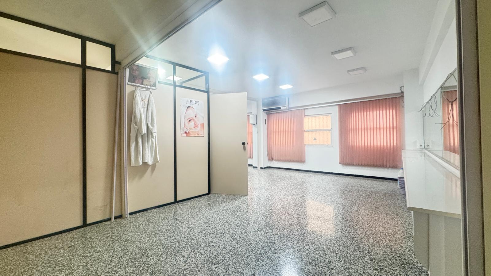 Imagen 4 Local Comercial en venta en Alicante/alacant / Calle Berenguer de Marquina