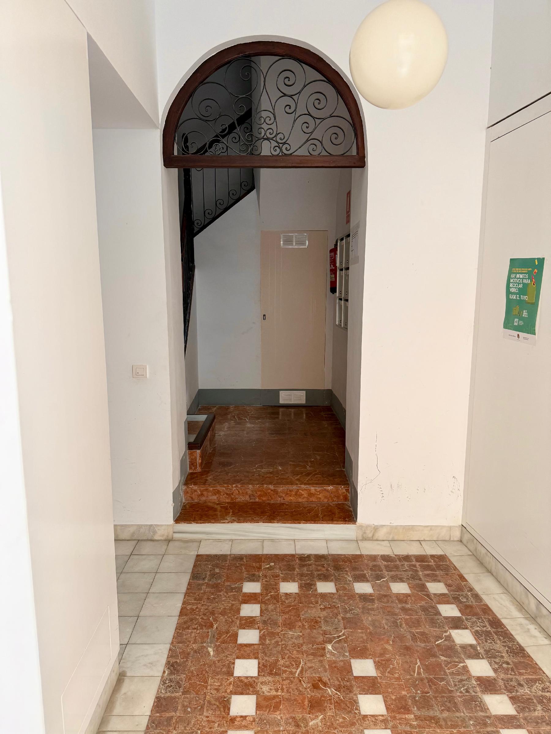 Imagen 11 Apartamento en venta en Alicante/alacant / Centro de Alicante, cerca de la Explanada.