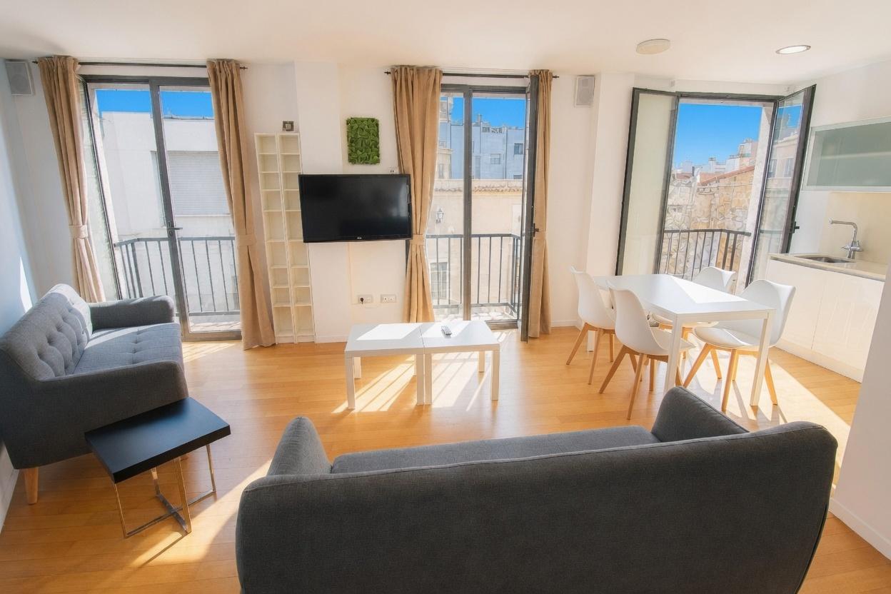 Imagen 1 Apartamento en venta en Alicante/alacant / Centro de Alicante, cerca de la Explanada.