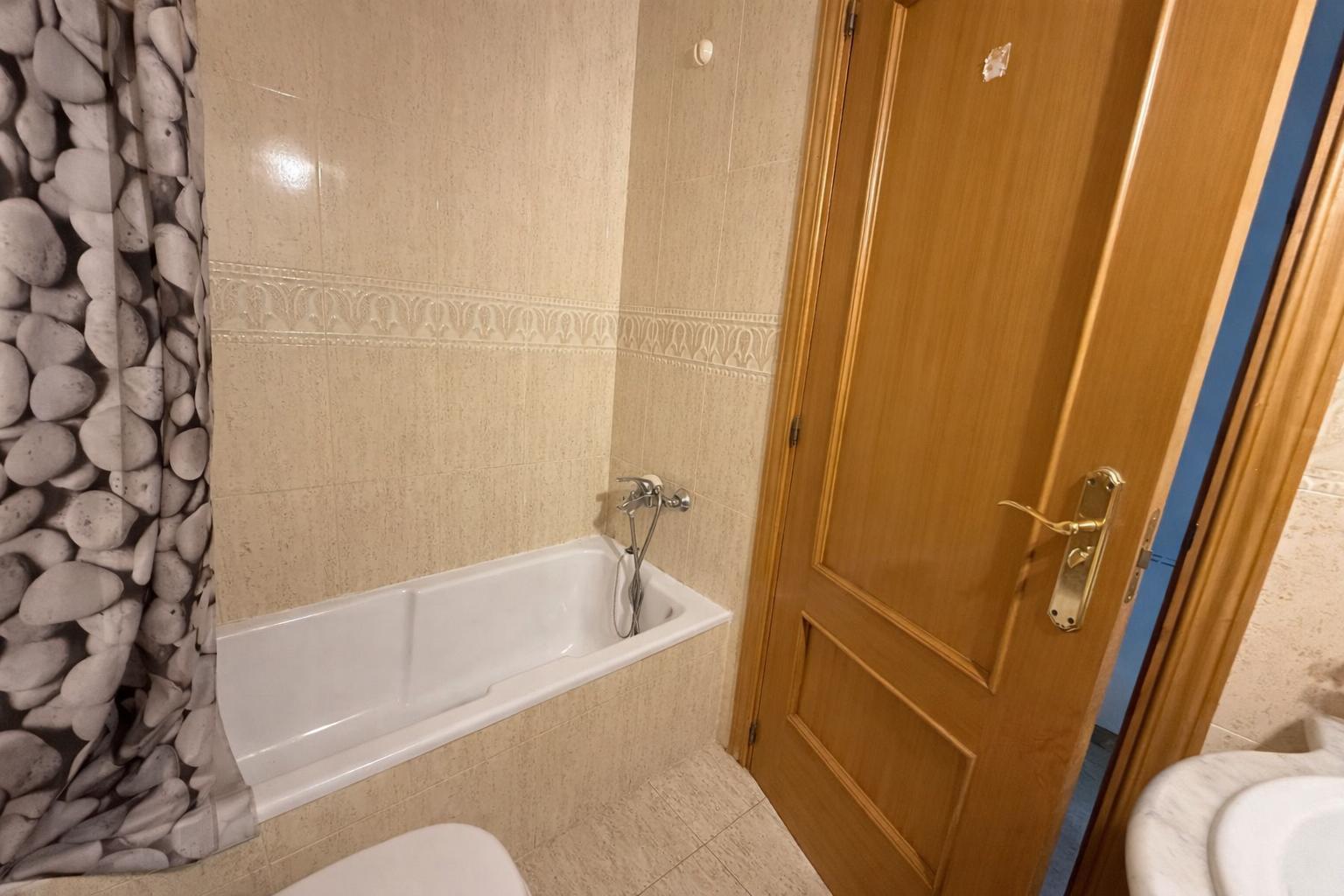 Imagen 17 Planta Baja en venta en Calafell / A 50 metros de la playa 