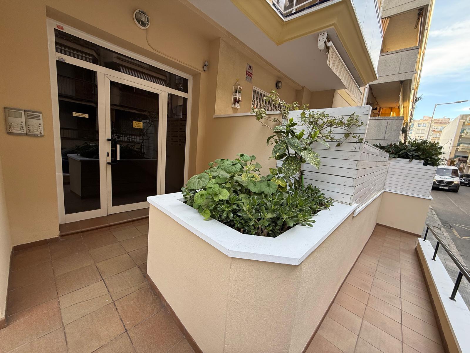 Imagen 1 Planta Baja en venta en Calafell / A 50 metros de la playa 