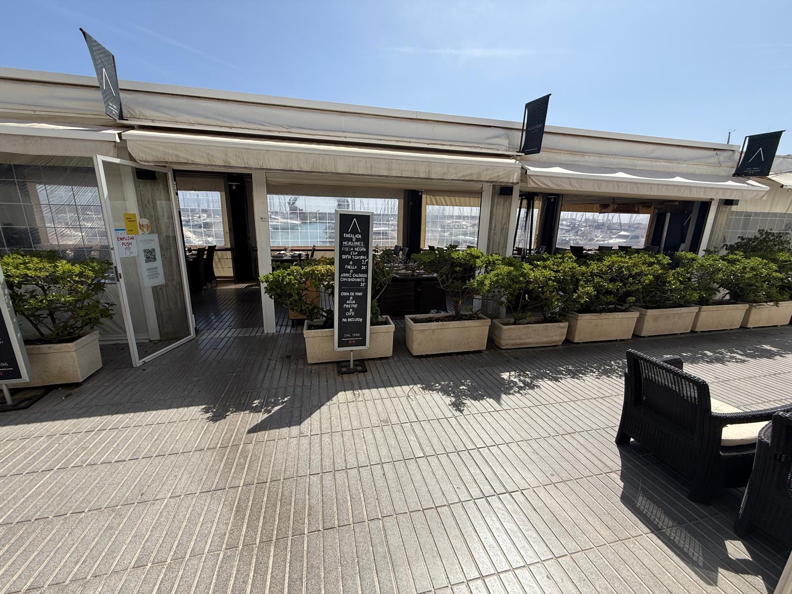 Imagen 2 Local Comercial en alquiler en Torredembarra / En el Puerto deportivo