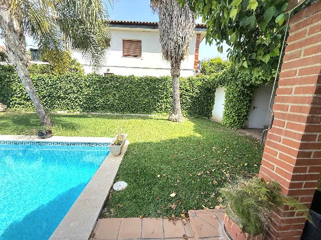 Imagen 35 Inmueble 302664 - Casa Aislada en venta en Calafell / A menos de 600 metros de la Estación de Renfe.