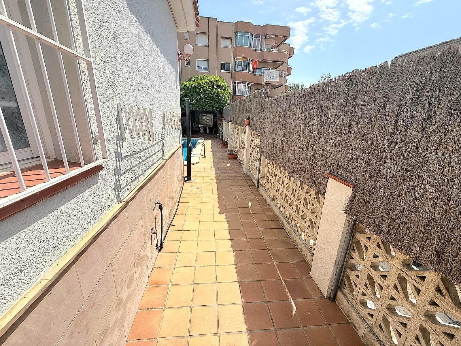 Imagen 37 Casa Aislada en venta en Calafell / A menos de 600 metros de la Estación de Renfe.