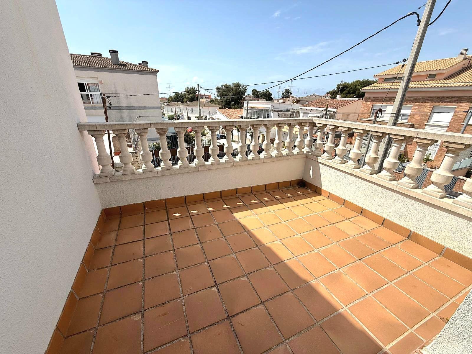 Imagen 28 Casa Aislada en venta en Calafell / A menos de 600 metros de la Estación de Renfe.