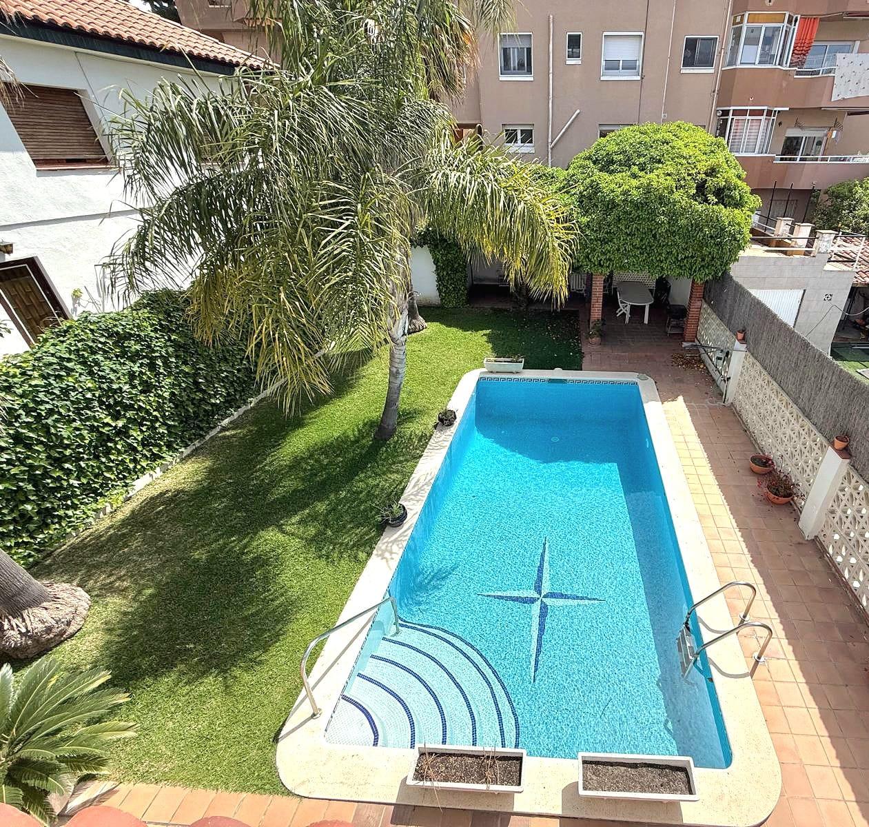 Imagen 29 Casa Aislada en venta en Calafell / A menos de 600 metros de la Estación de Renfe.