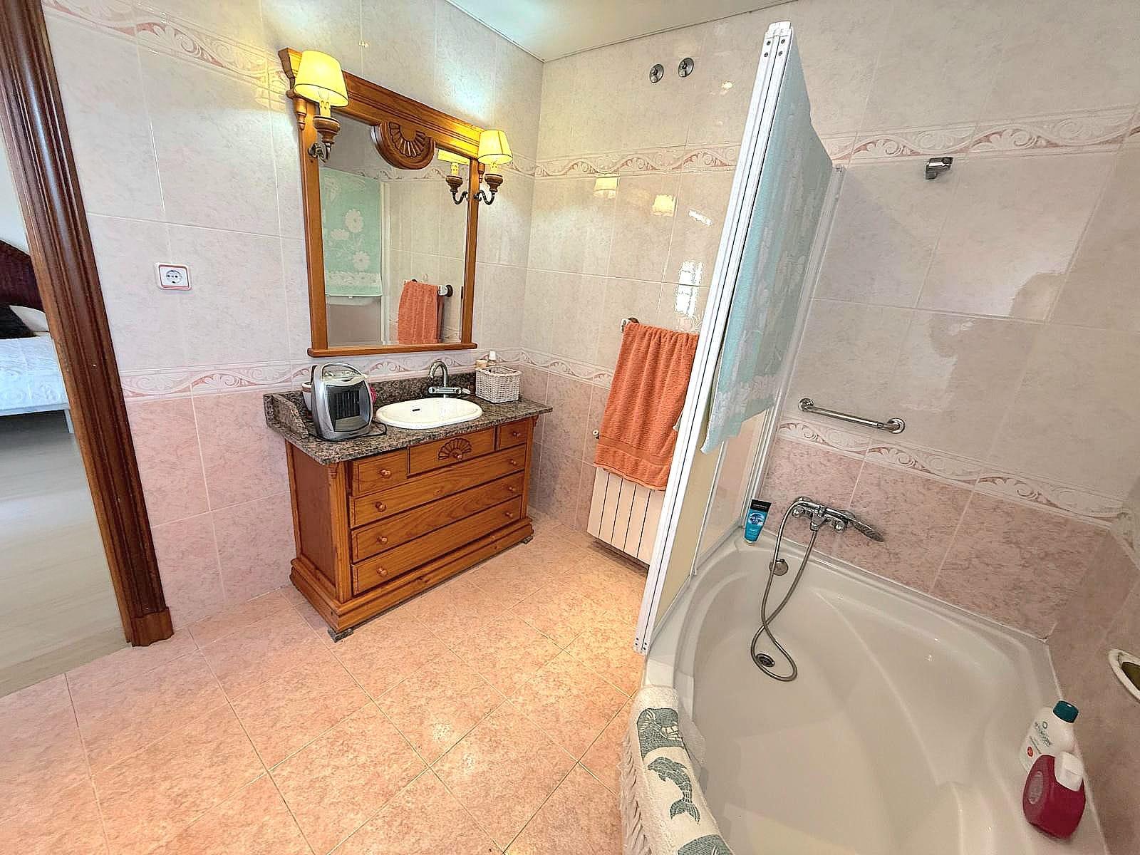 Imagen 24 Casa Aislada en venta en Calafell / A menos de 600 metros de la Estación de Renfe.