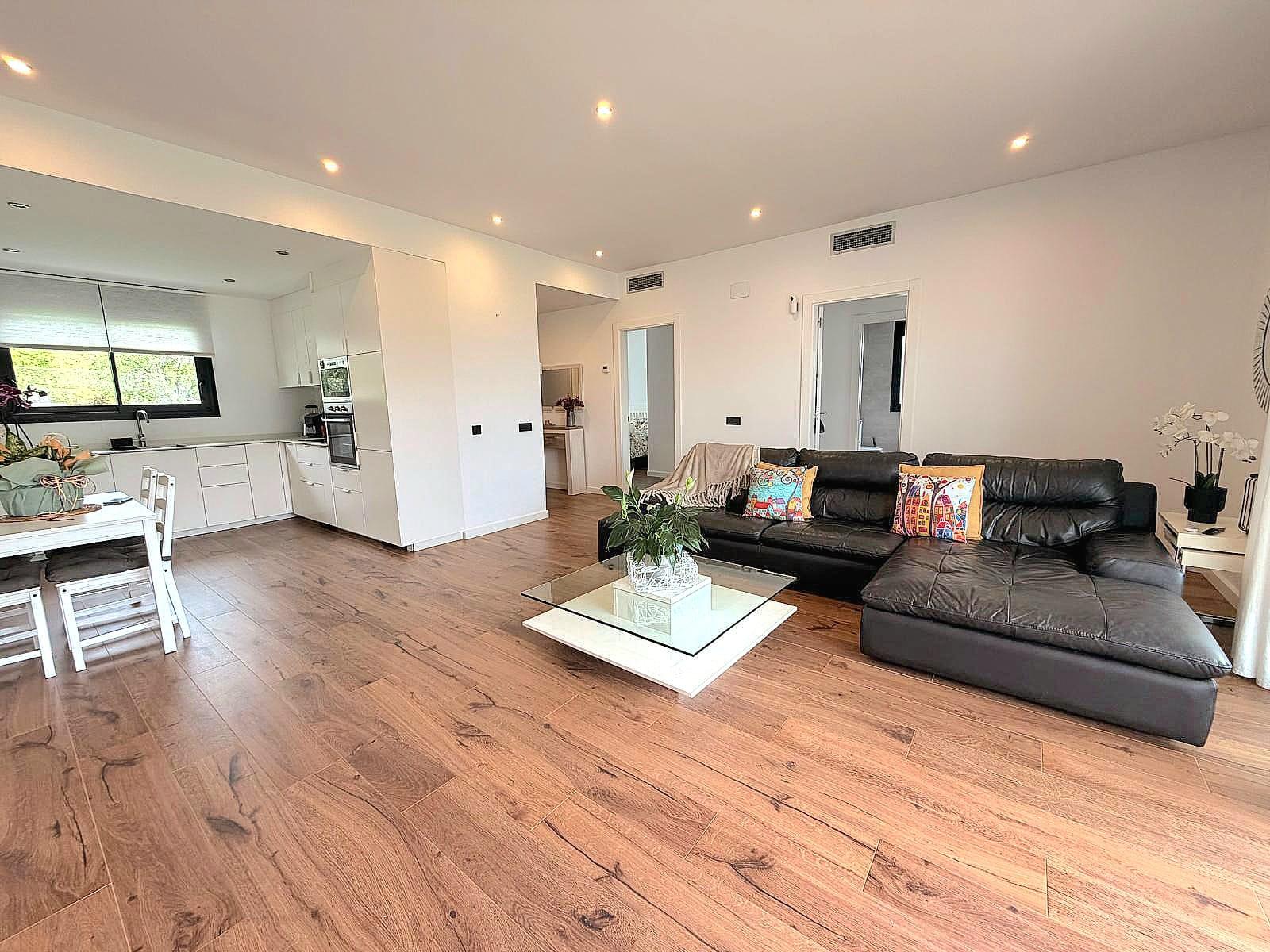 Imagen 12 Casa Aislada en venta en Cunit / A 10 minutos del mar.