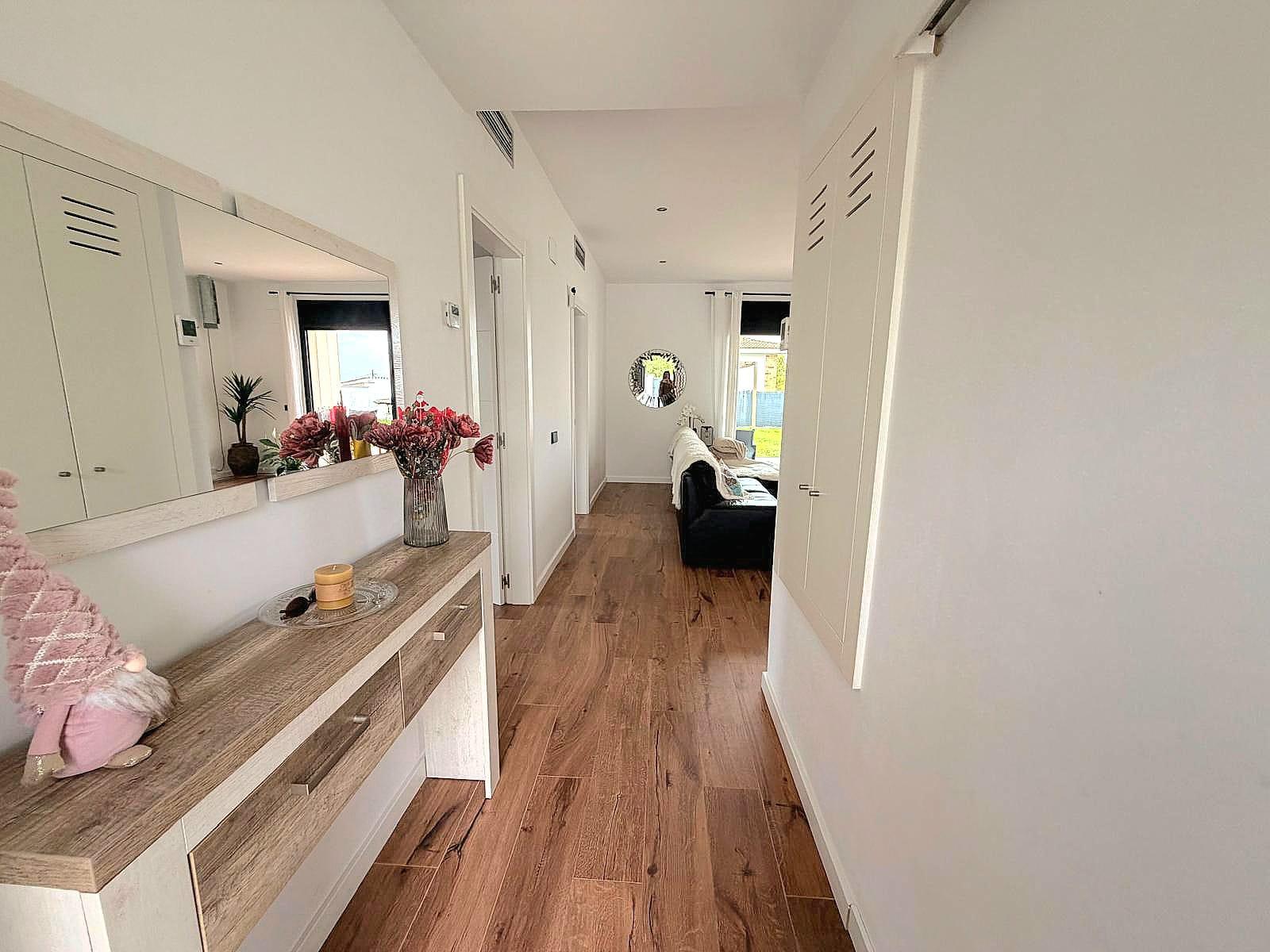 Imagen 5 Casa Aislada en venta en Cunit / A 10 minutos del mar.