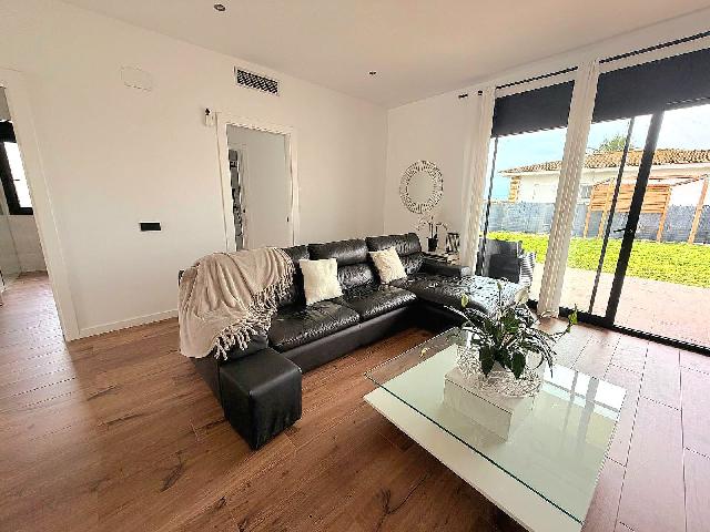 Imagen 9 Inmueble 302900 - Casa Aislada en venta en Cunit / A 10 minutos del mar.