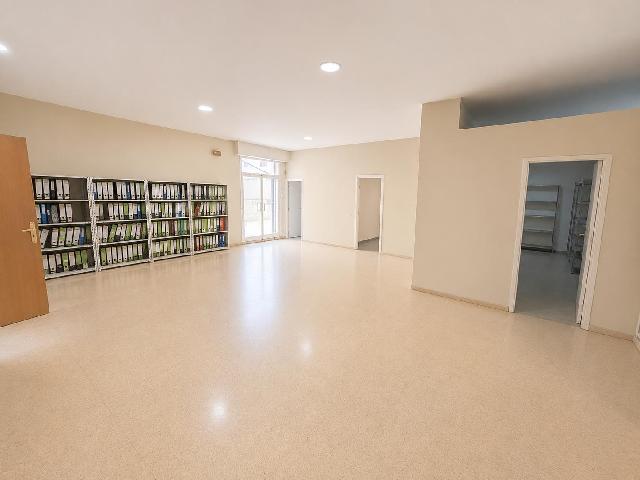 Imagen 1 Inmueble 302944 - Local Comercial en alquiler en Calafell / A dos minutos del centro.