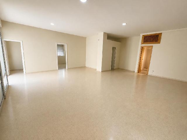 Imagen 5 Inmueble 302944 - Local Comercial en alquiler en Calafell / A dos minutos del centro.