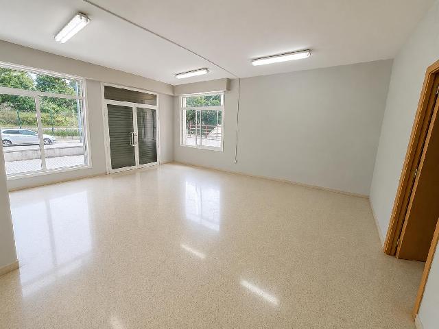 Imagen 4 Inmueble 302944 - Local Comercial en alquiler en Calafell / A dos minutos del centro.