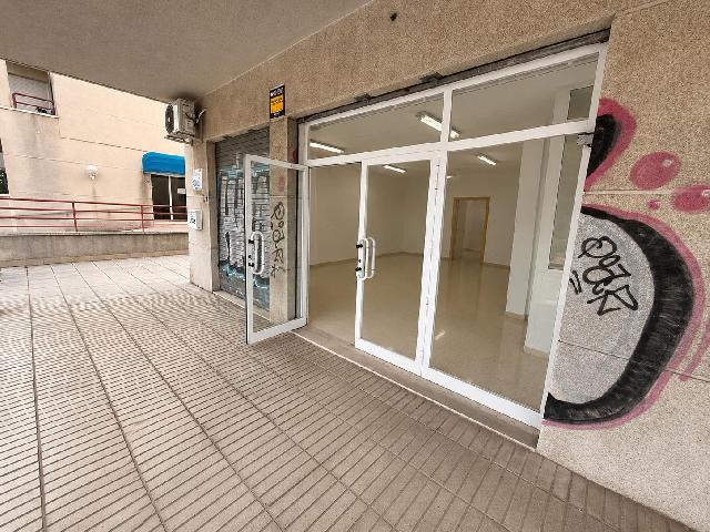 Imagen 2 Inmueble 302944 - Local Comercial en alquiler en Calafell / A dos minutos del centro.