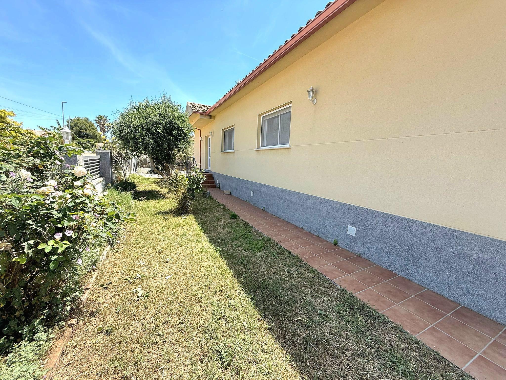 Imagen 3 Casa Aislada en venta en Calafell / En la Urb. Valldemar