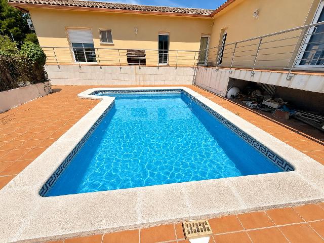 Imagen 25 Inmueble 303203 - Casa Aislada en venta en Calafell / En la Urb. Valldemar