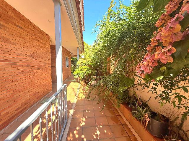 Imagen 3 Inmueble 303368 - Casa Aislada en venta en Calafell / A 2 minutos de los Colegios y a 15 de la playa andando