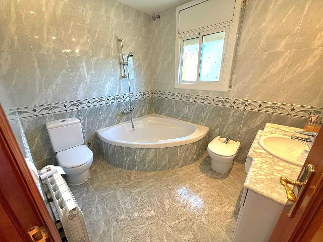 Imagen 28 Inmueble 303368 - Casa Aislada en venta en Calafell / A 2 minutos de los Colegios y a 15 de la playa andando