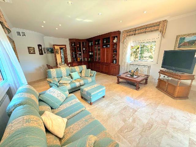 Imagen 14 Inmueble 303368 - Casa Aislada en venta en Calafell / A 2 minutos de los Colegios y a 15 de la playa andando