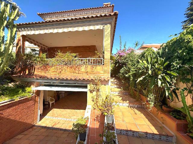 Imagen 2 Inmueble 303368 - Casa Aislada en venta en Calafell / A 2 minutos de los Colegios y a 15 de la playa andando