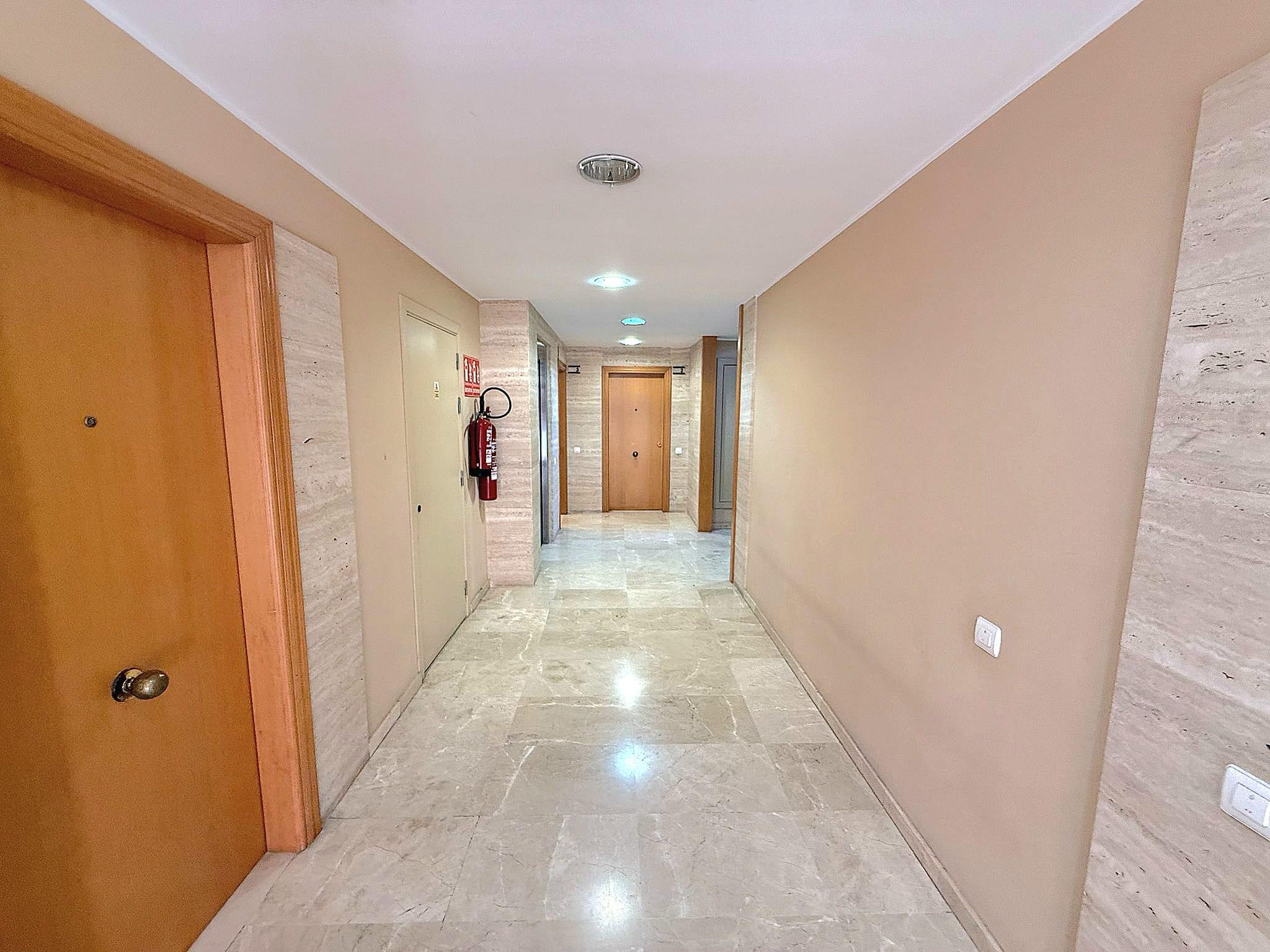 Imagen 2 Planta Baja en venta en Calafell / En segunda línea de mar.