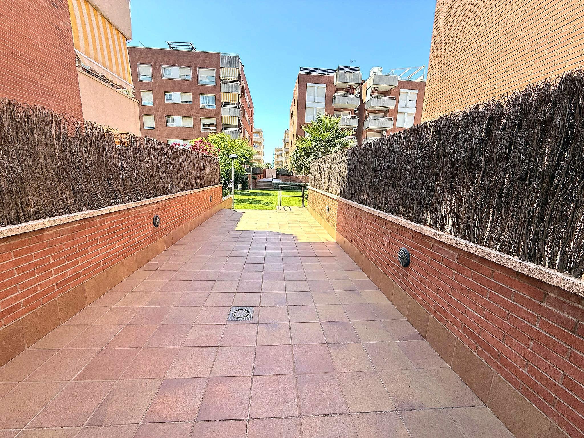 Imagen 32 Planta Baja en venta en Calafell / En segunda línea de mar.
