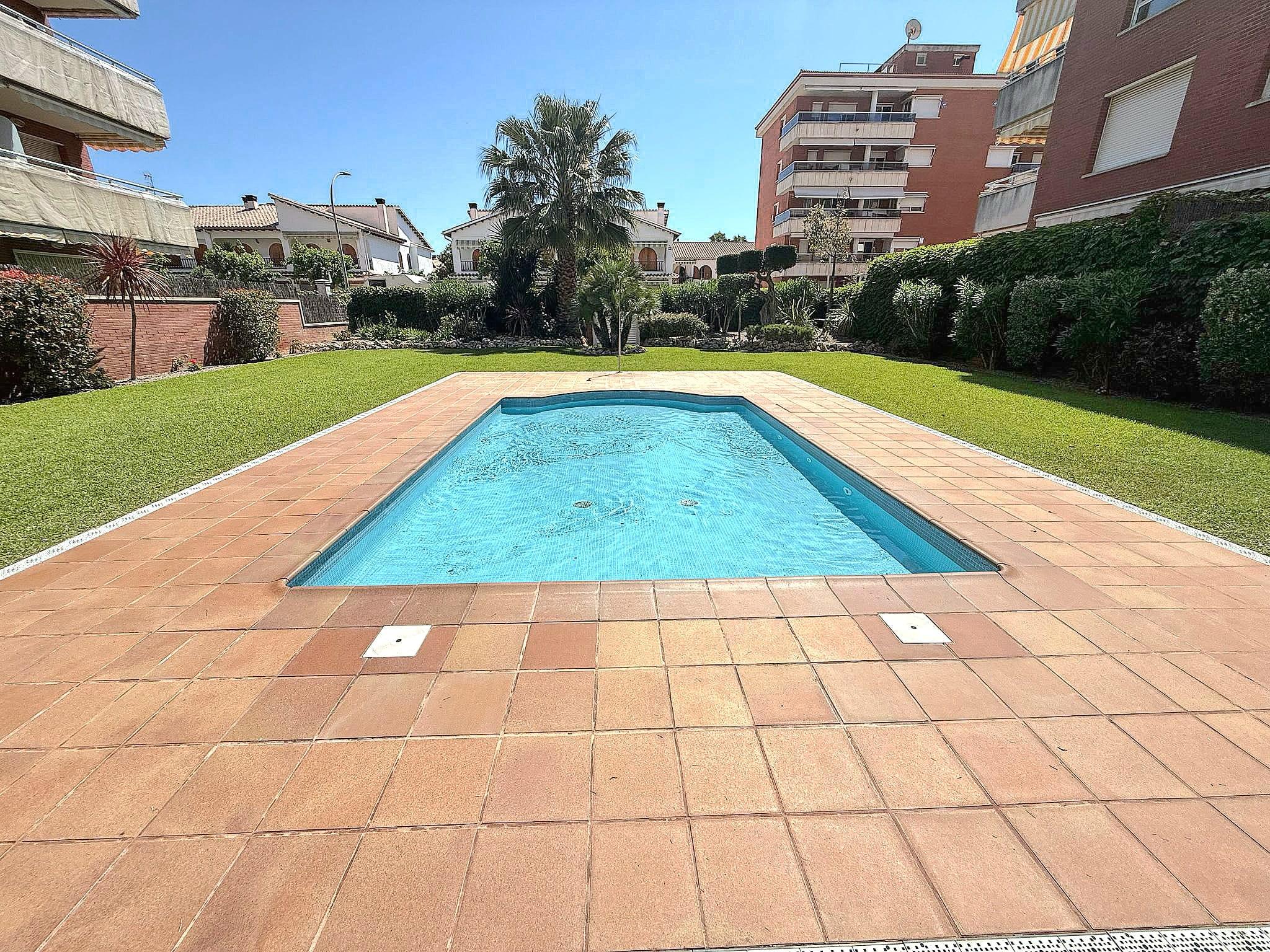 Imagen 1 Planta Baja en venta en Calafell / En segunda línea de mar.
