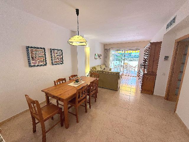 Imagen 4 Inmueble 303726 - Planta Baja en venta en Calafell / En segunda línea de mar.