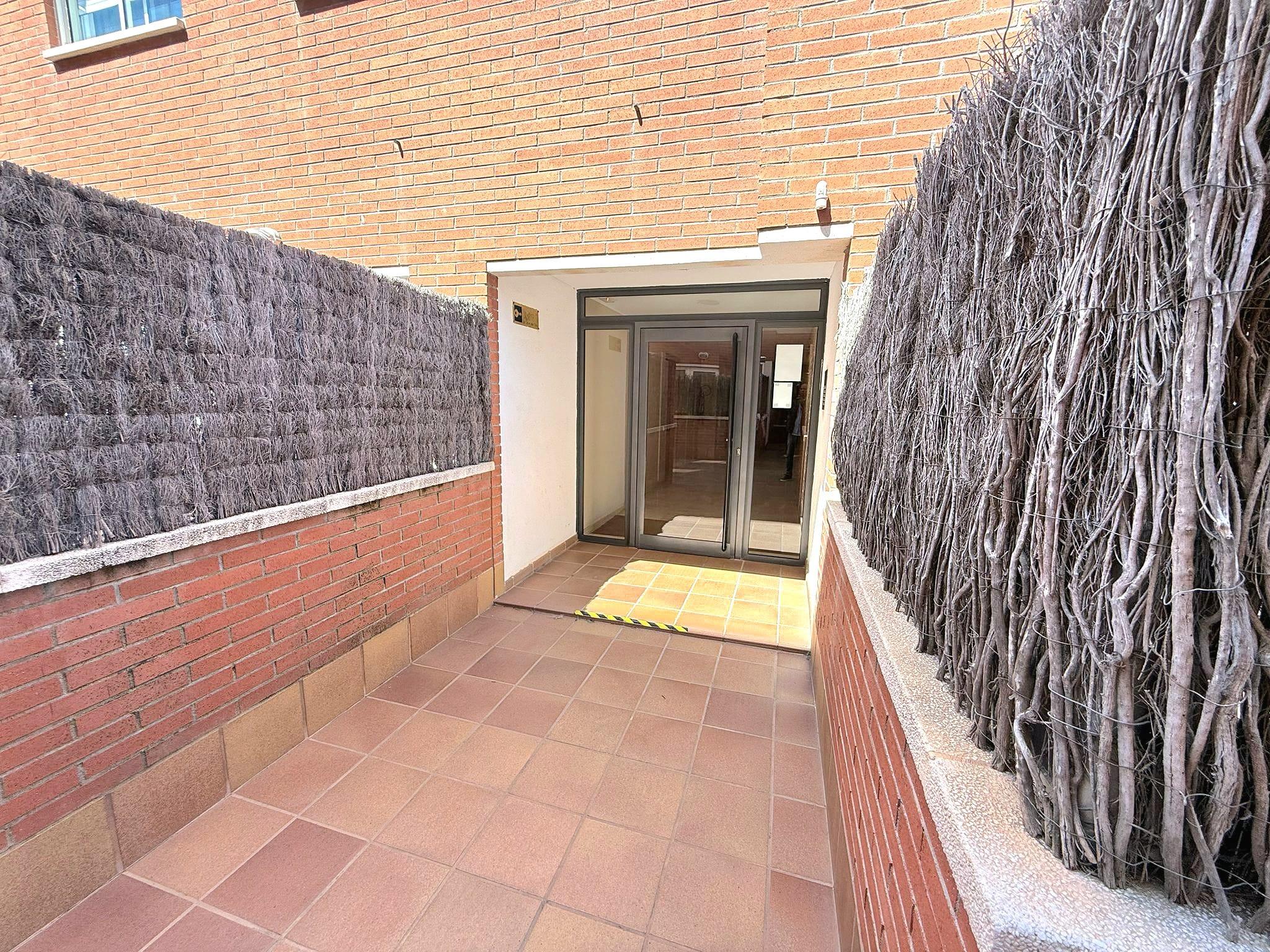 Imagen 40 Planta Baja en venta en Calafell / En segunda línea de mar.