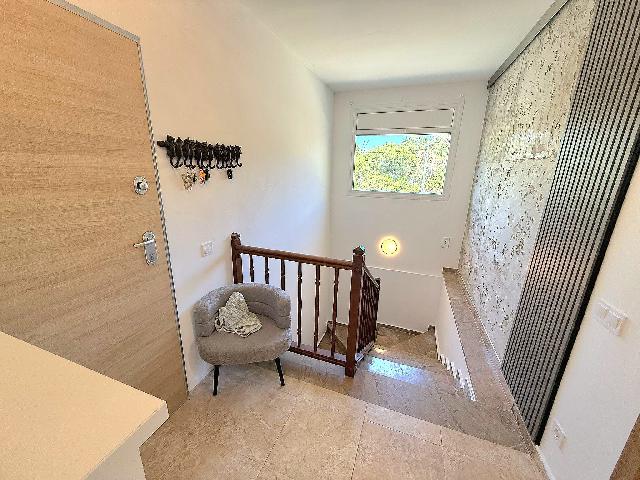 Imagen 4 Inmueble 303813 - Casa Aislada en venta en Calafell / En la urb Valldemar.