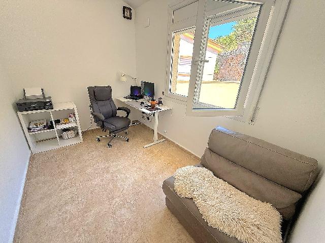 Imagen 16 Inmueble 303813 - Casa Aislada en venta en Calafell / En la urb Valldemar.