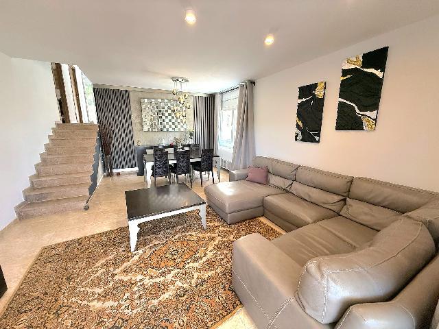 Imagen 1 Inmueble 303813 - Casa Aislada en venta en Calafell / En la urb Valldemar.