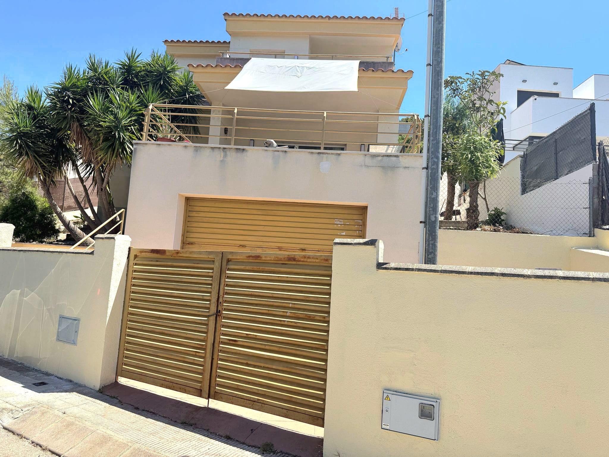 Imagen 2 Casa Aislada en venta en Calafell / En la urb Valldemar.