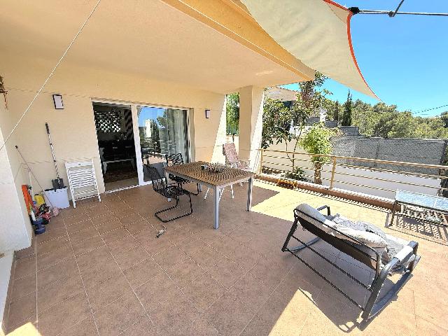 Imagen 10 Inmueble 303813 - Casa Aislada en venta en Calafell / En la urb Valldemar.