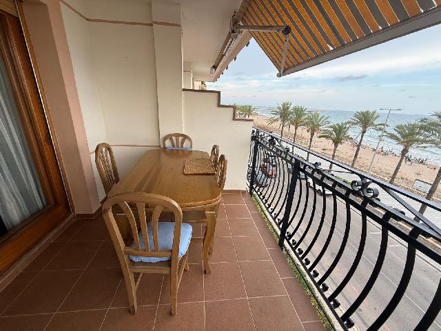 Imagen 1 Inmueble 305276 - Apto. Playa en venta en Calafell / Primera línea de playa, una ubicación excepcional.