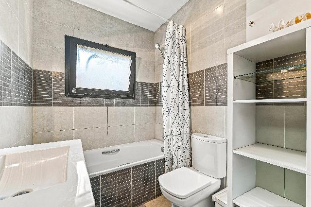 Imagen 23 Inmueble 305513 - Casa Aislada en venta en Cunit / Urbanización Costa Cunit 