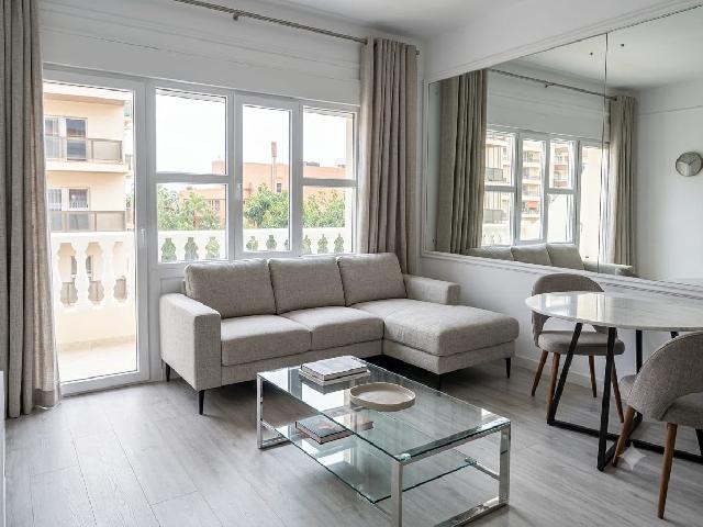 Imagen 3 Inmueble 293962 - Estudio en venta en Torremolinos / Estudio en la Carihuela al lado del Pez Espada