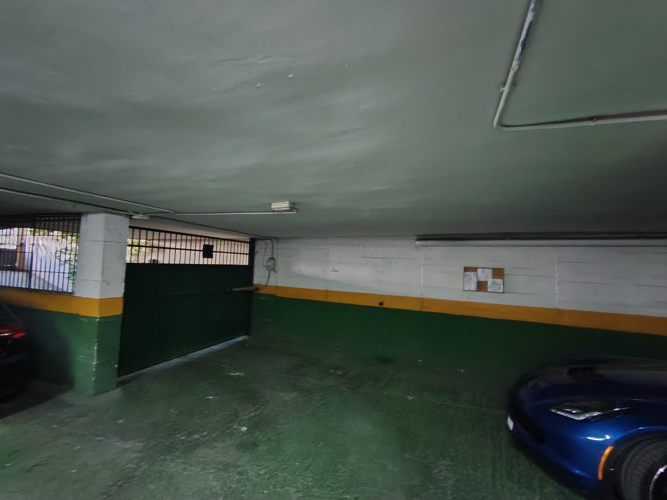 Imagen 2 Parking Coche en venta en Benalmádena / Av Del Mar 12, frente a puerto Marina