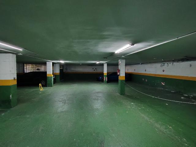 Imagen 6 Inmueble 302336 - Parking Coche en venta en Benalmádena / Av Del Mar 12, frente a puerto Marina