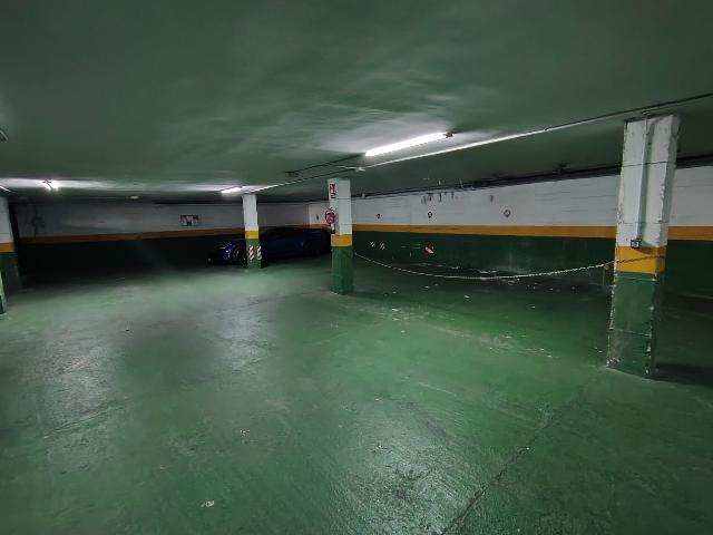 Imagen 7 Inmueble 302336 - Parking Coche en venta en Benalmádena / Av Del Mar 12, frente a puerto Marina