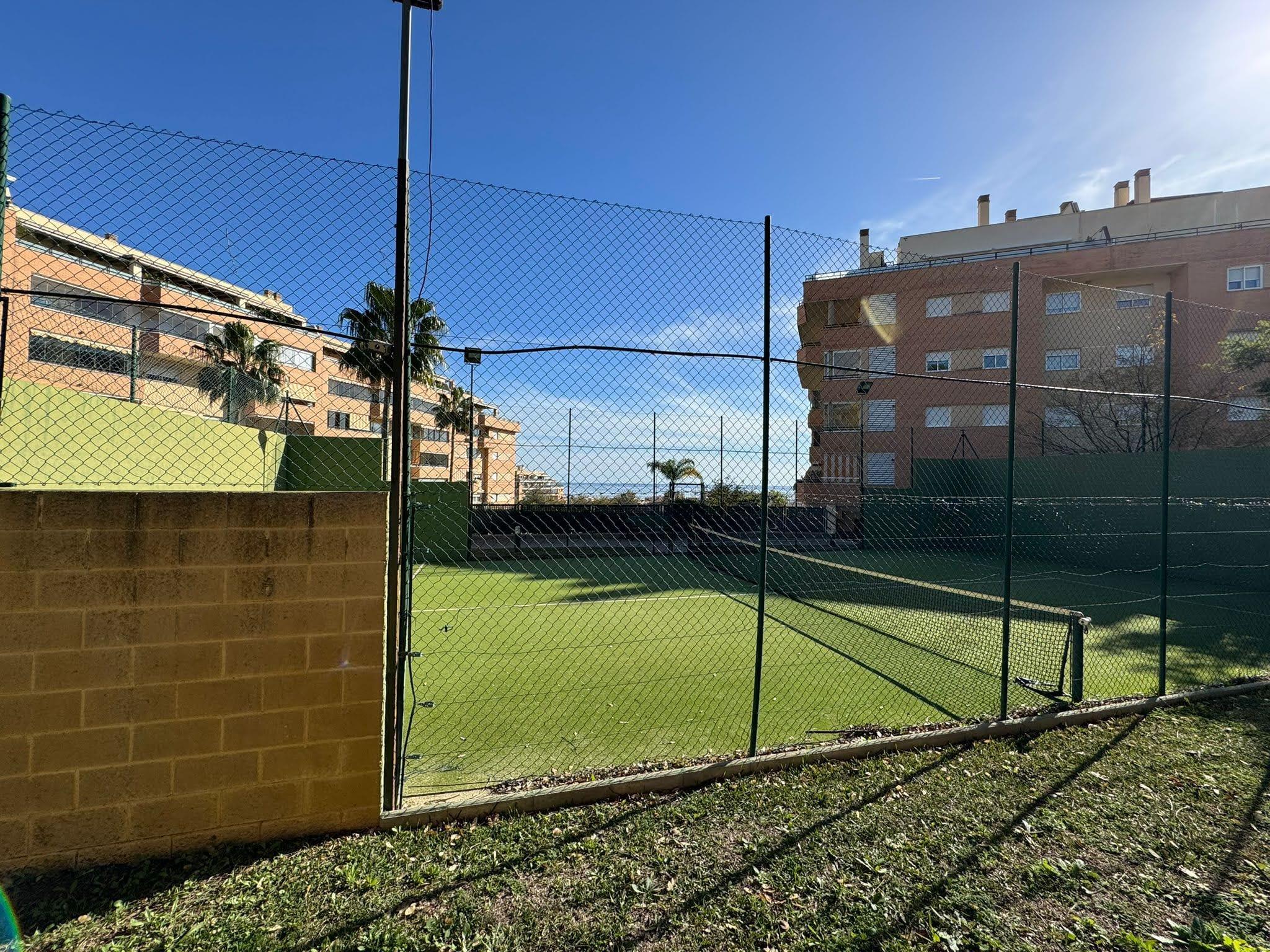 Imagen 15 Ático en venta en Torremolinos / Está Ubicado Junto a la Montaña y La Naturaleza