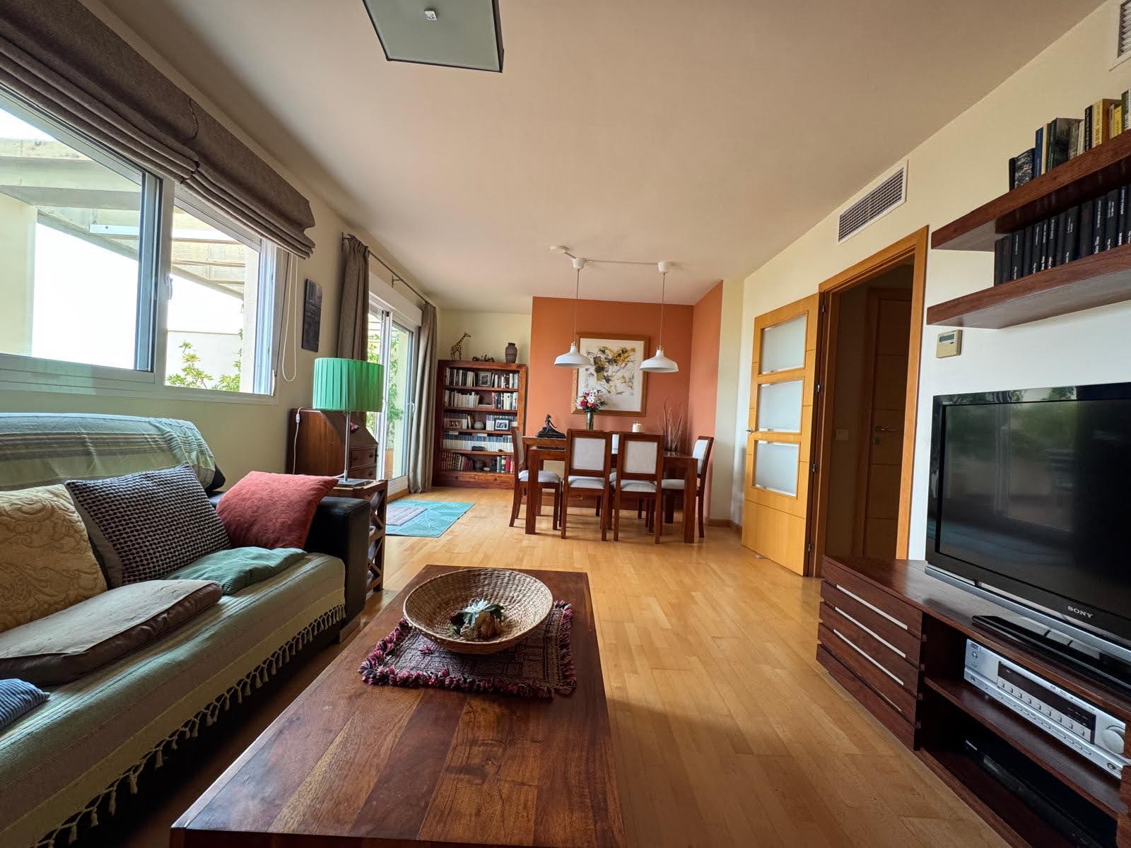 Imagen 6 Ático en venta en Torremolinos / Está Ubicado Junto a la Montaña y La Naturaleza