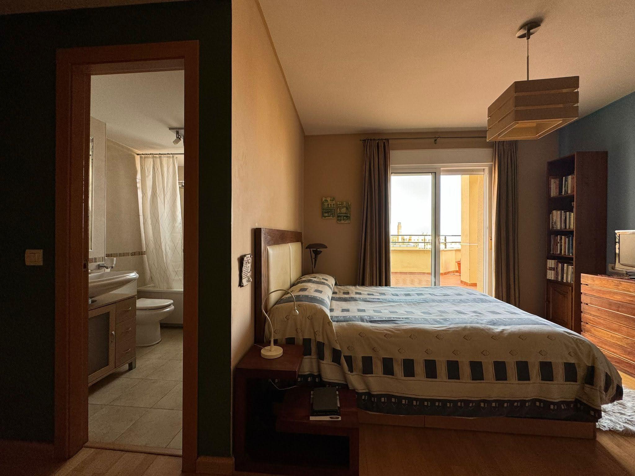 Imagen 22 Ático en venta en Torremolinos / Está Ubicado Junto a la Montaña y La Naturaleza