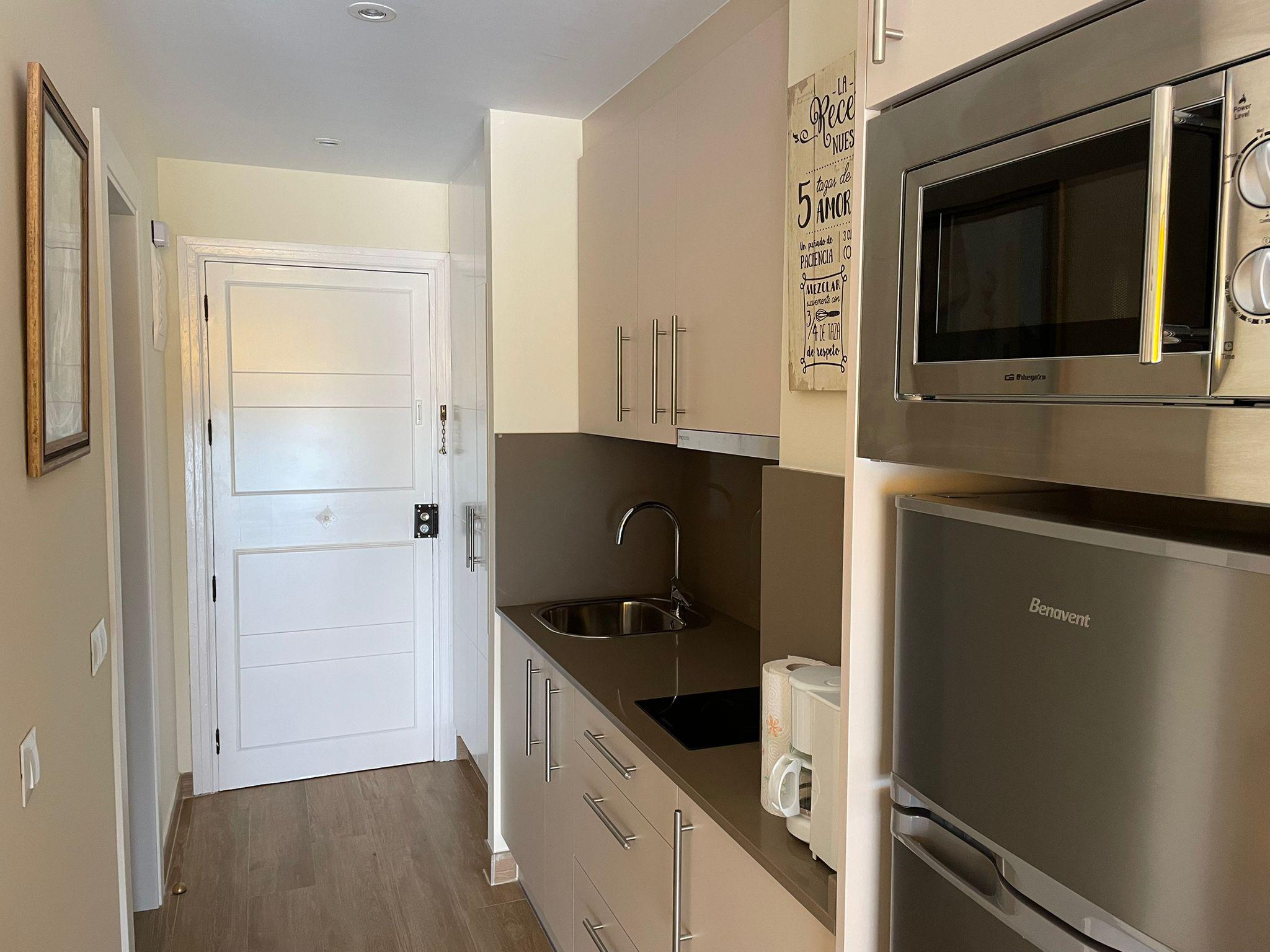Imagen 11 Estudio en venta en Torremolinos / Primera linea de playa 