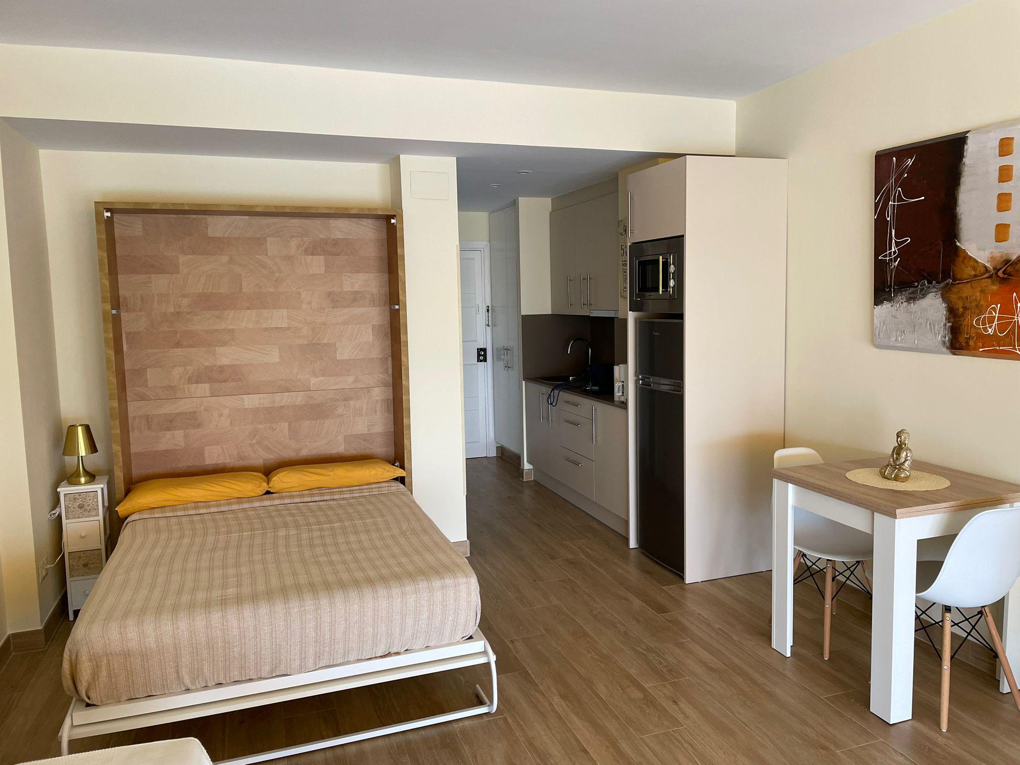 Imagen 24 Estudio en venta en Torremolinos / Primera linea de playa 