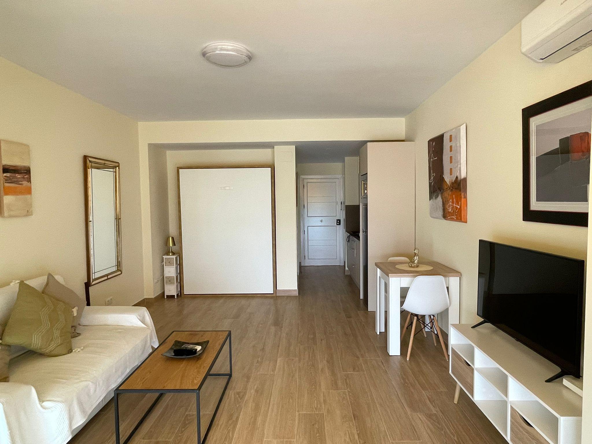 Imagen 25 Estudio en venta en Torremolinos / Primera linea de playa 