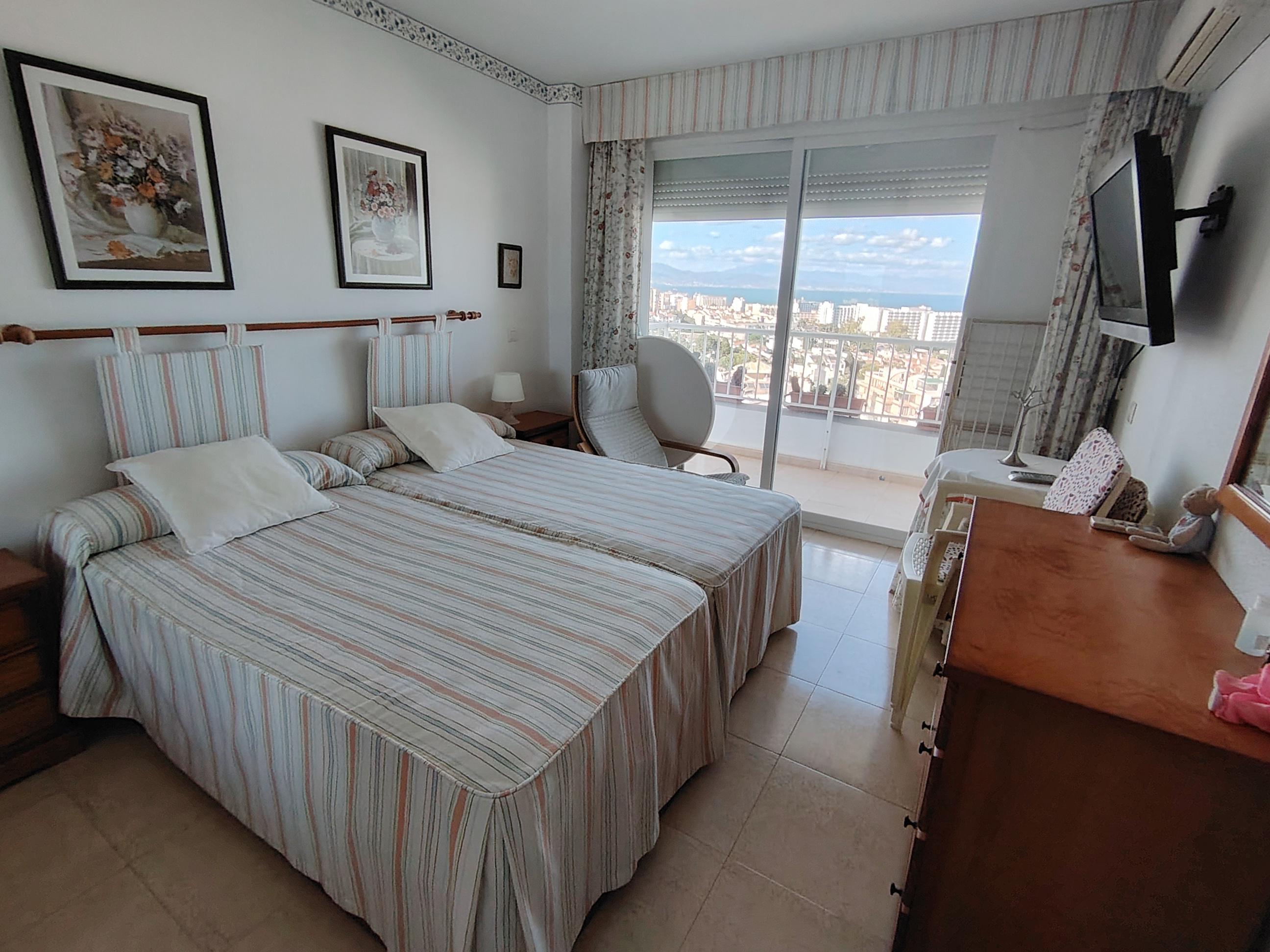 Imagen 3 Apartamento en venta en Benalmádena / A100 mts de puerto Marina, 50 mts de av Antonio Machado